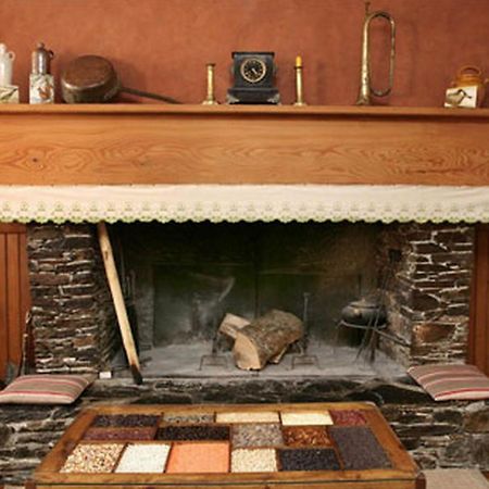 Le Poujastou Bed & Breakfast Juzet-de-Luchon ภายนอก รูปภาพ
