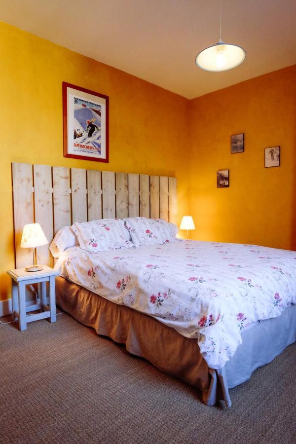 Le Poujastou Bed & Breakfast Juzet-de-Luchon ภายนอก รูปภาพ
