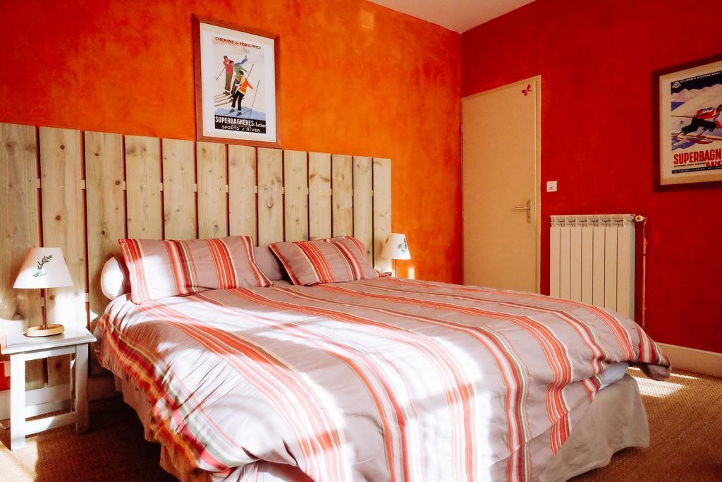 Le Poujastou Bed & Breakfast Juzet-de-Luchon ภายนอก รูปภาพ