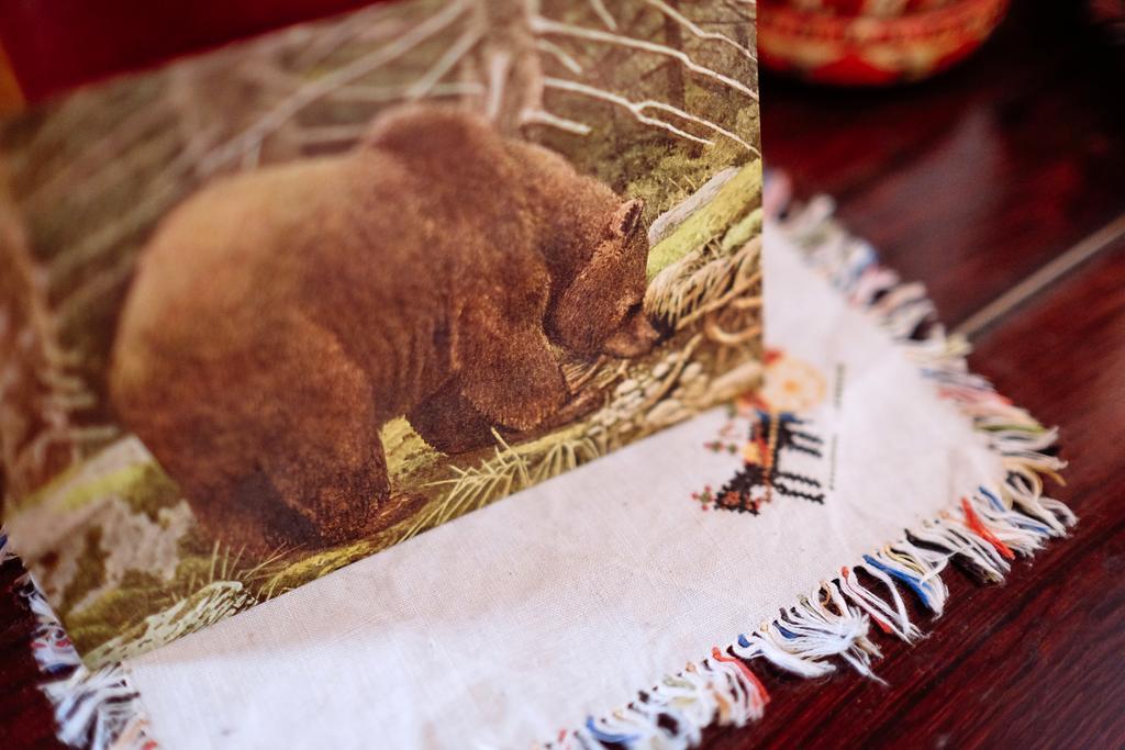 Le Poujastou Bed & Breakfast Juzet-de-Luchon ภายนอก รูปภาพ