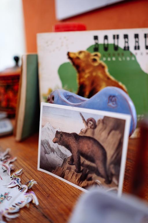 Le Poujastou Bed & Breakfast Juzet-de-Luchon ภายนอก รูปภาพ