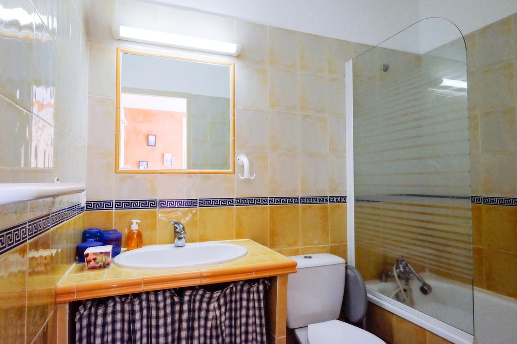 Le Poujastou Bed & Breakfast Juzet-de-Luchon ภายนอก รูปภาพ
